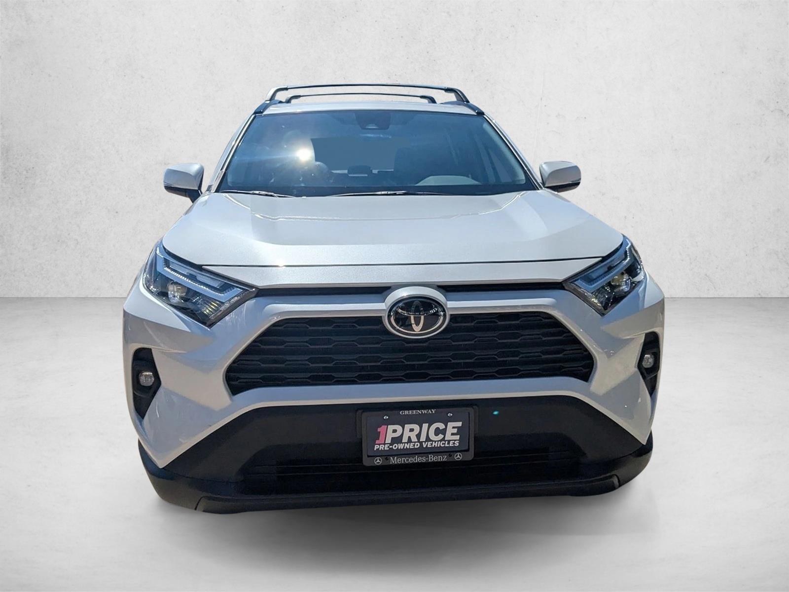 2024 Toyota RAV4 XLE Premium photo 2
