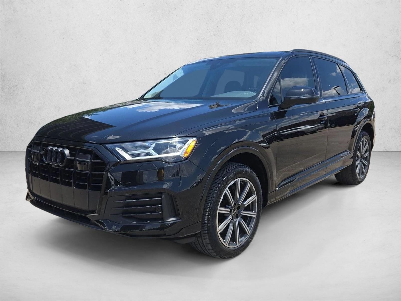 2023 Audi Q7 45 Premium Plus quattro Tiptronic's photo