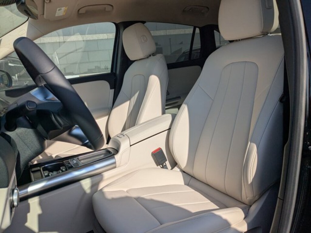 Certified 2025 Mercedes-Benz GLA SUV