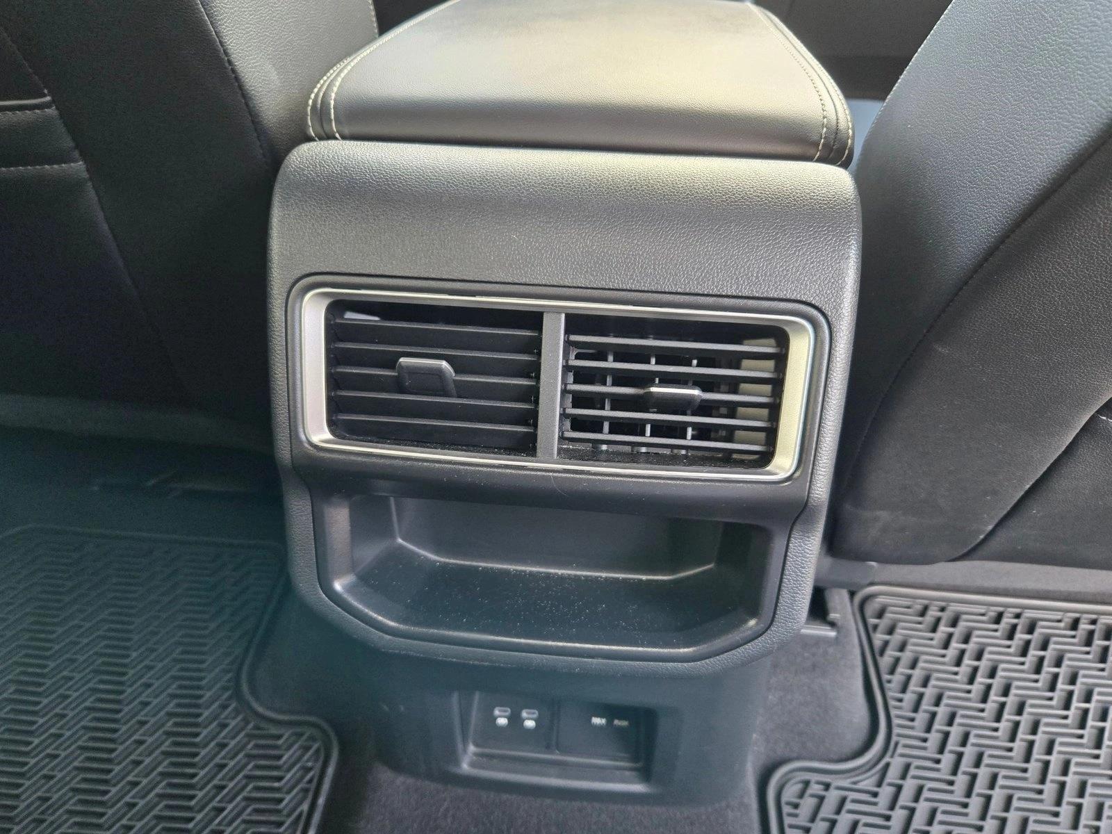 2024 Volkswagen Atlas Cross Sport 13