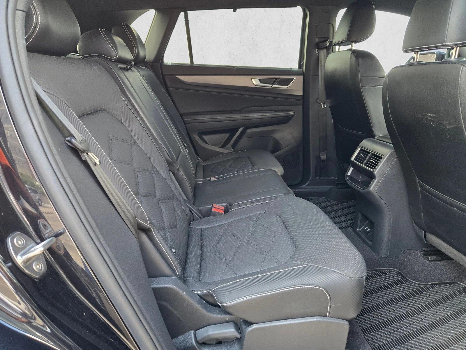 2024 Volkswagen Atlas Cross Sport 16