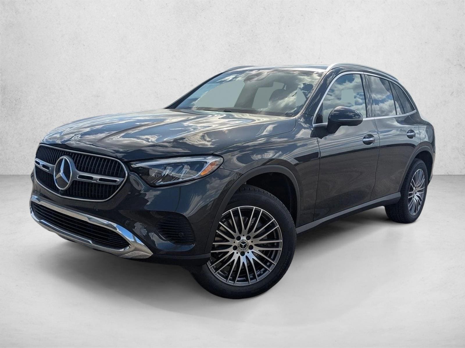 2026 Mercedes-Benz GLC GLC 300's photo
