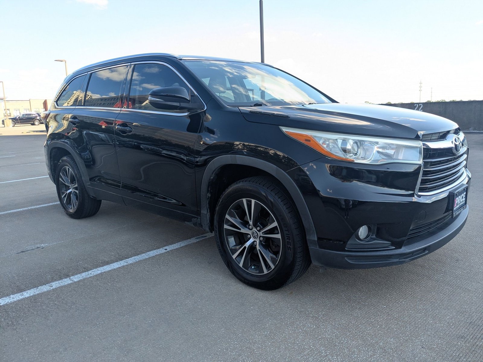 2016 Toyota Highlander XLE photo 3