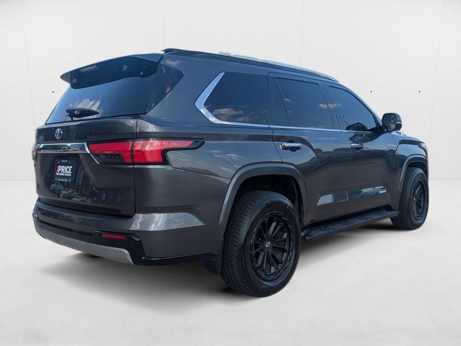 2023 Toyota Sequoia Limited photo 4