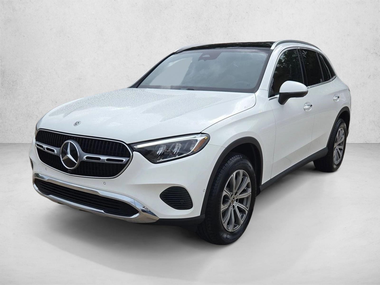2026 Mercedes-Benz GLC GLC 300's photo