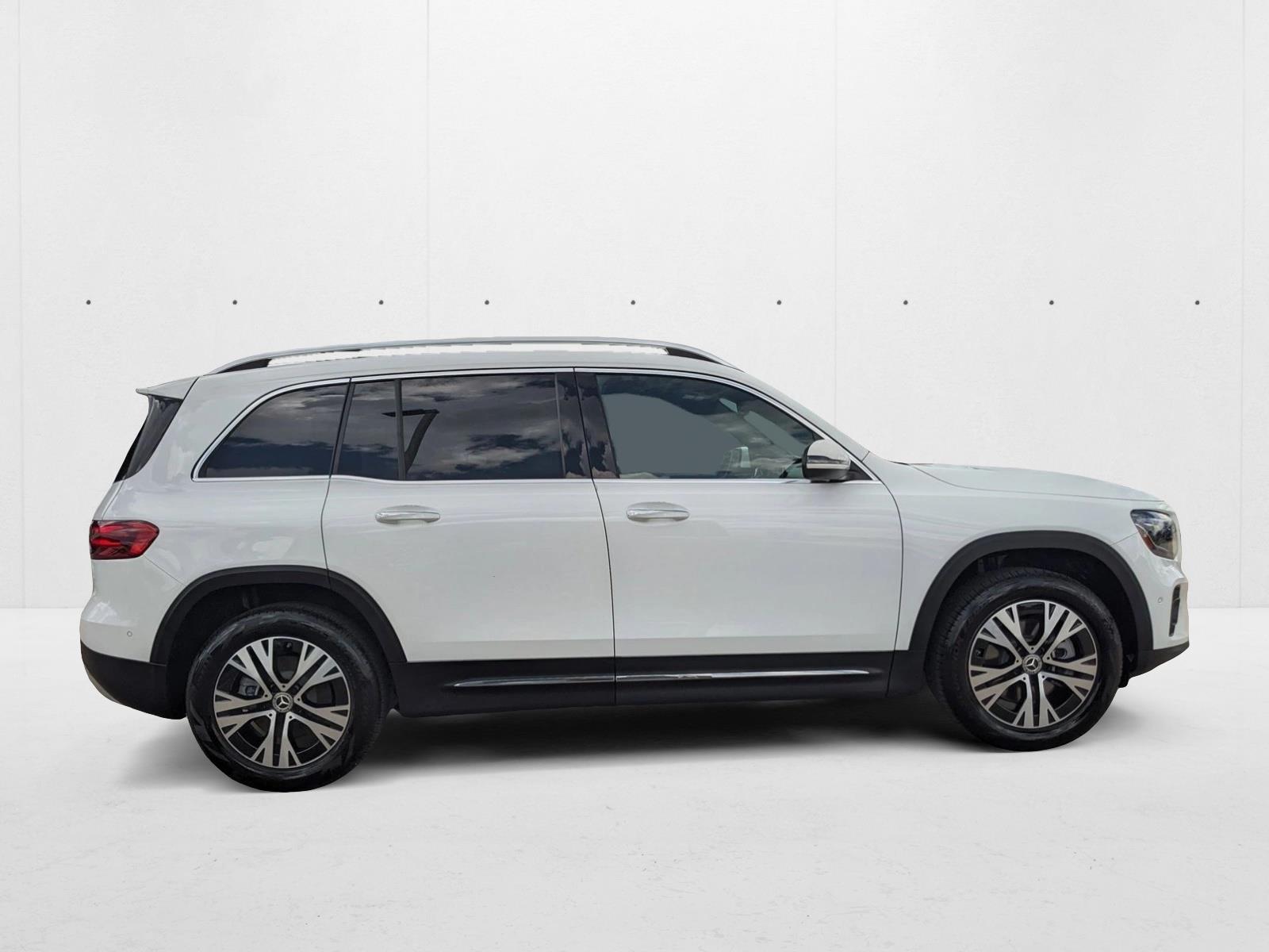 2025 Mercedes Benz GLB 250 4MATIC photo 4