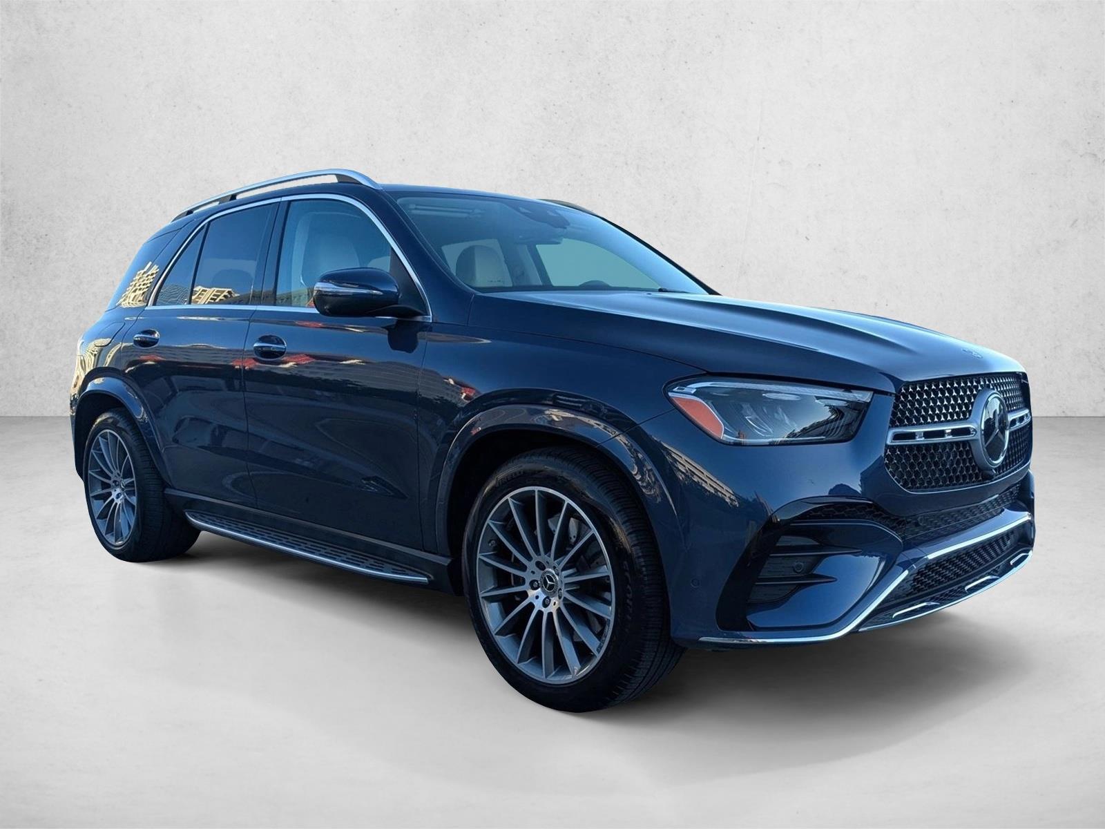 2025 Mercedes Benz GLE 450 4MATIC photo 3