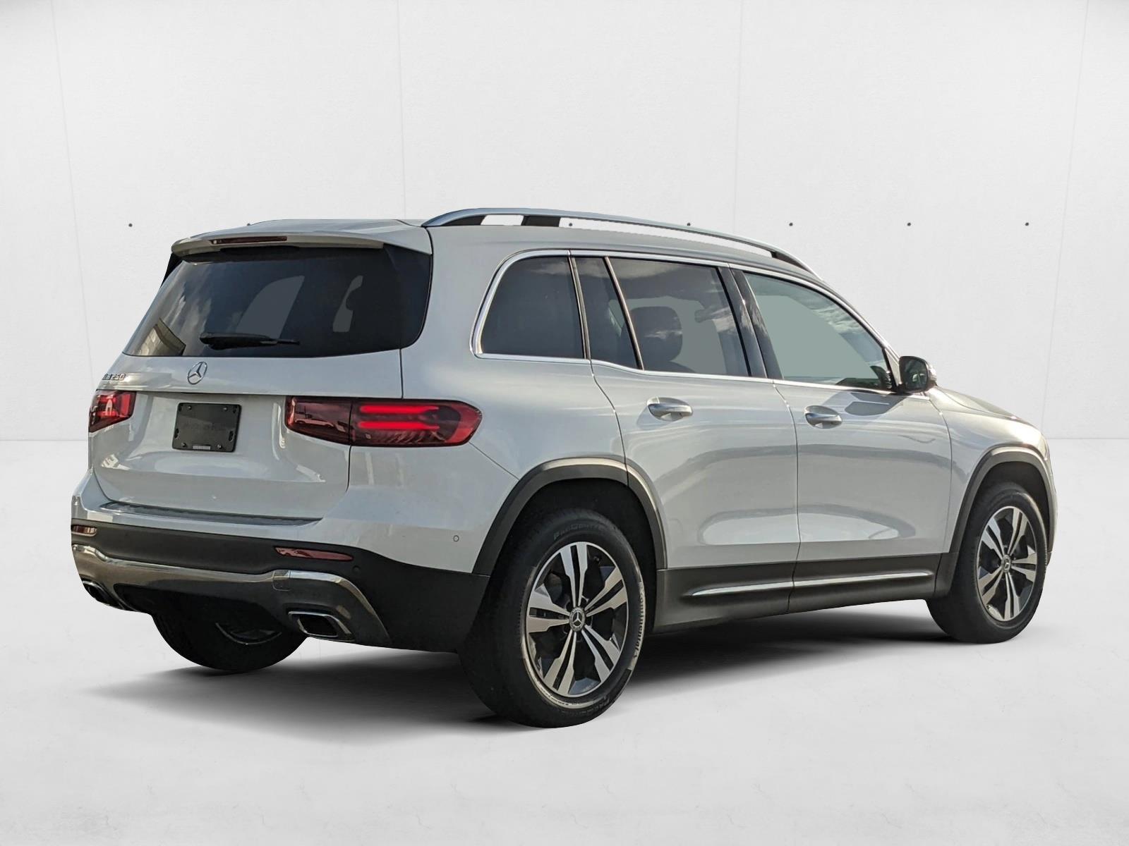 2025 Mercedes Benz GLB 250 photo 2
