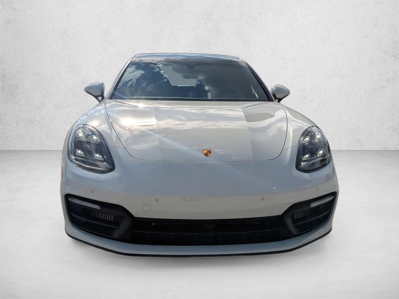 2022 Porsche Panamera Platinum photo 2