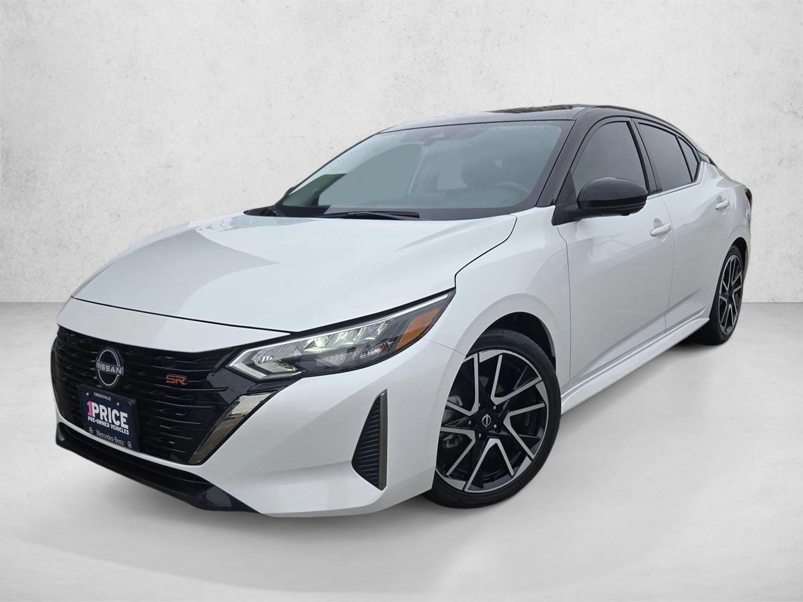 2025 Nissan Sentra SR CVT's photo