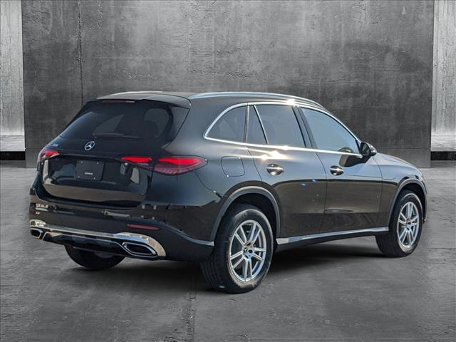 2025 Mercedes Benz GLC 300 photo 2