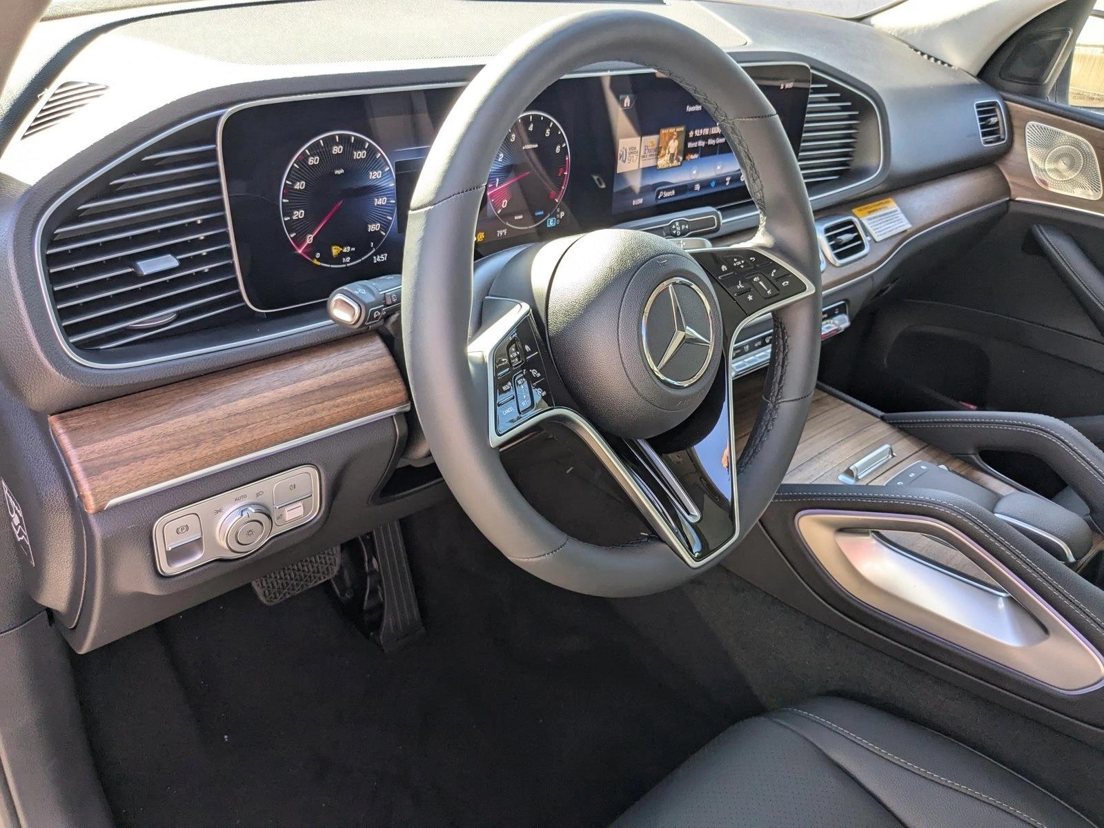2025 Mercedes Benz GLE 350 4MATIC photo 3