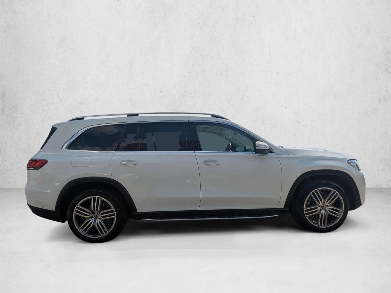2022 Mercedes Benz GLS 450 4MATIC photo 4