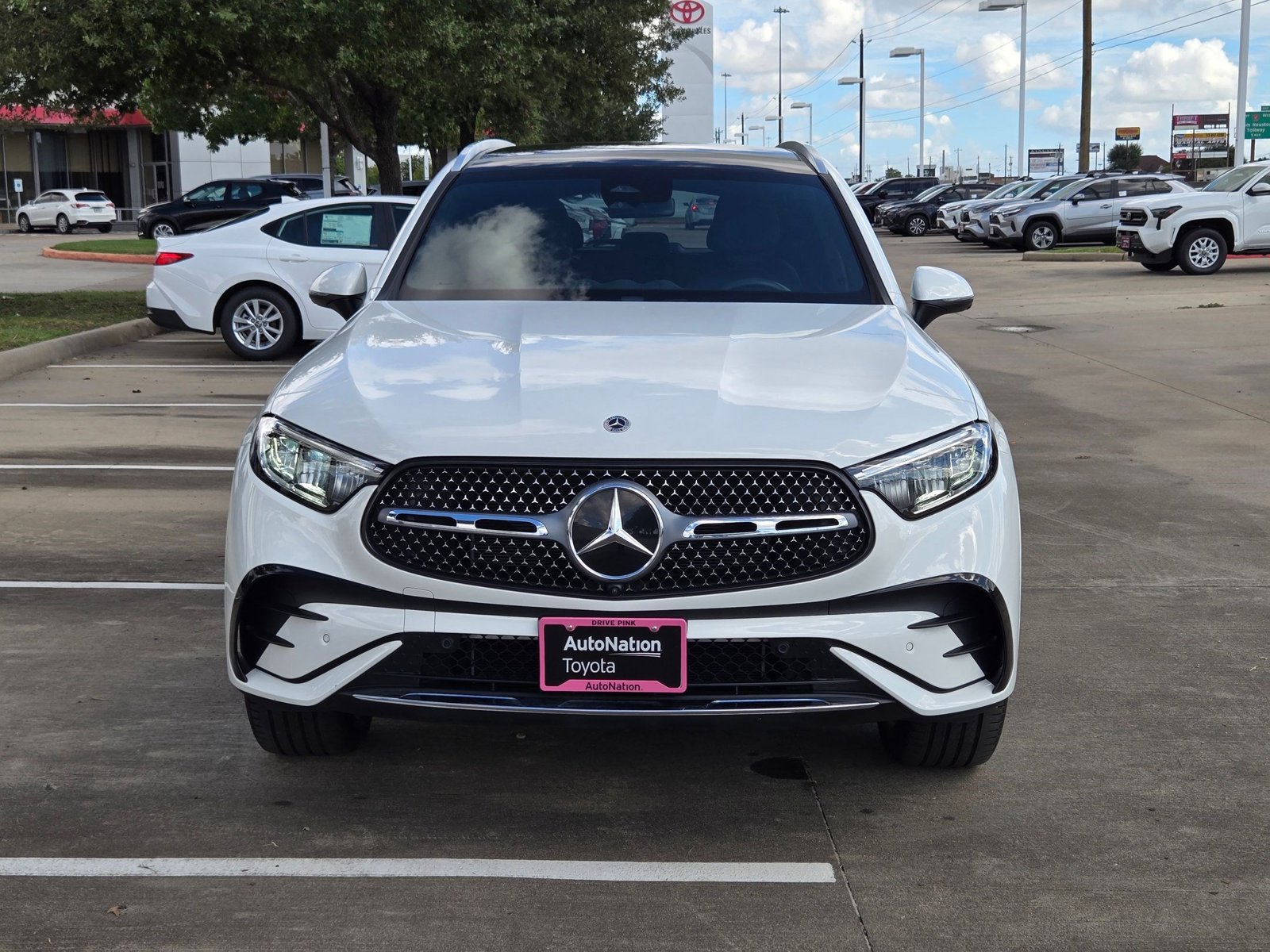 2023 Mercedes Benz GLC 300 photo 2