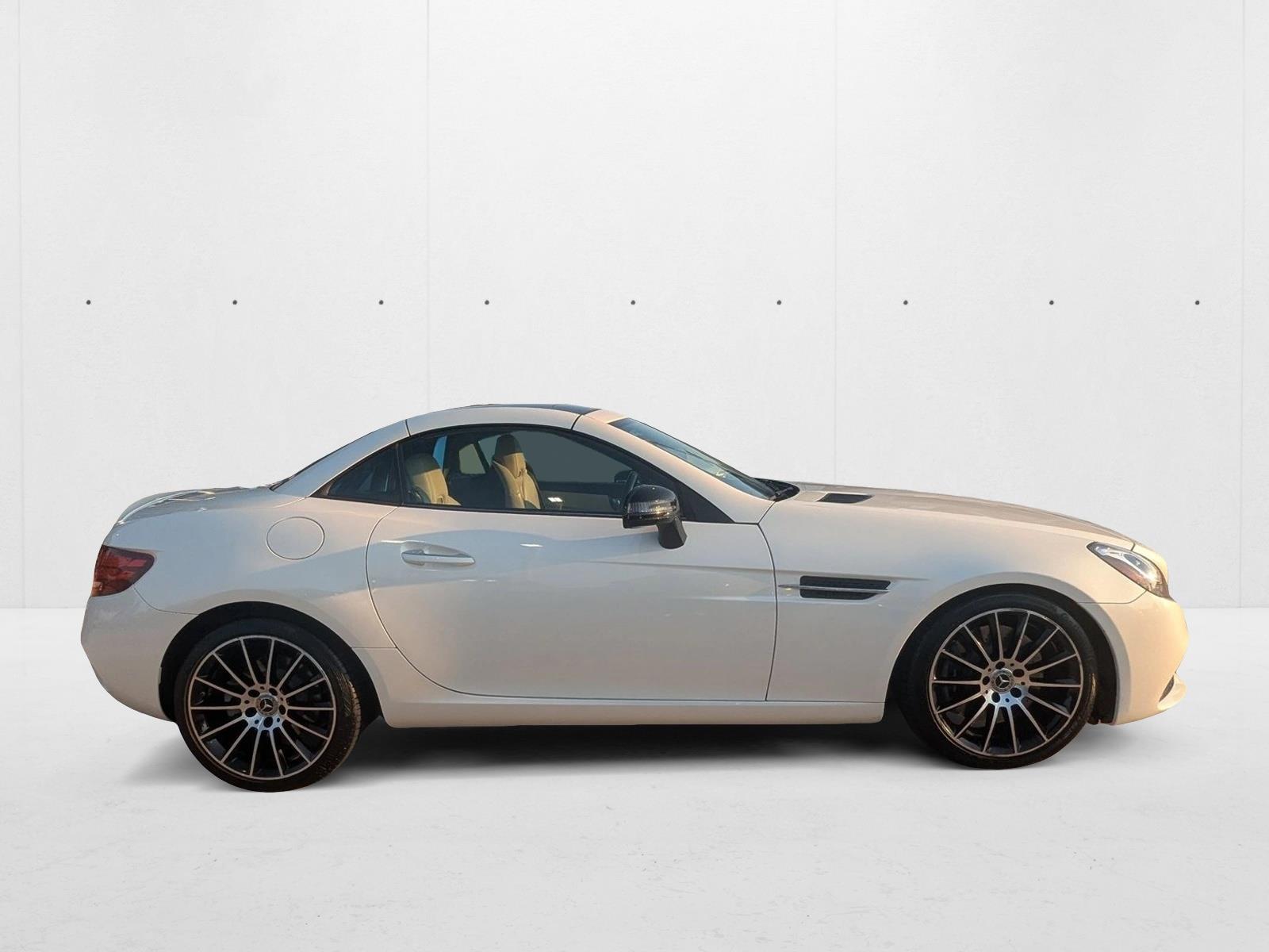 2019 Mercedes Benz SLC 300 photo 4