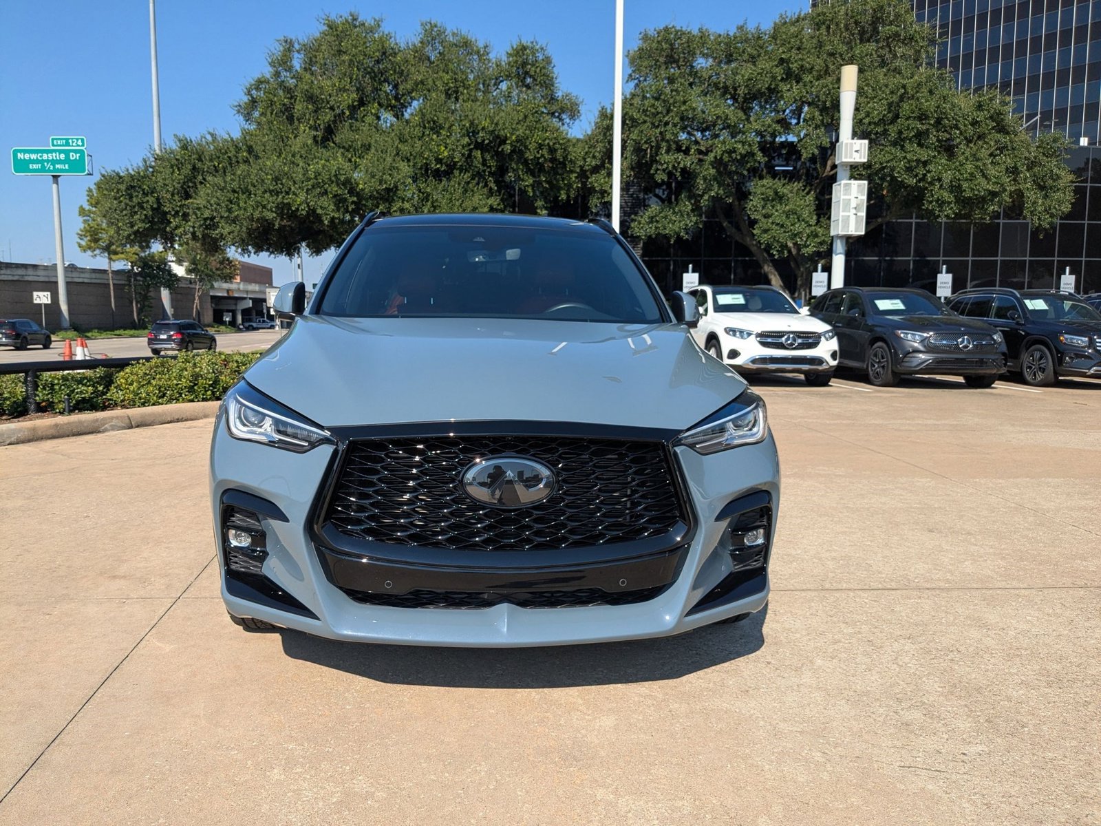 2023 Infiniti QX50 SPORT photo 2