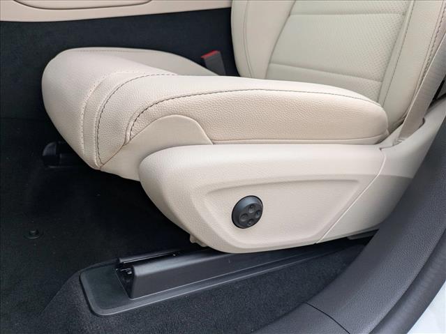 2025 Mercedes Benz GLS 450 4MATIC photo 4