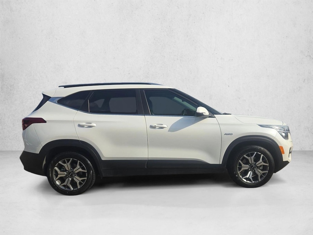 Used 2022 Kia Seltos EX SUV