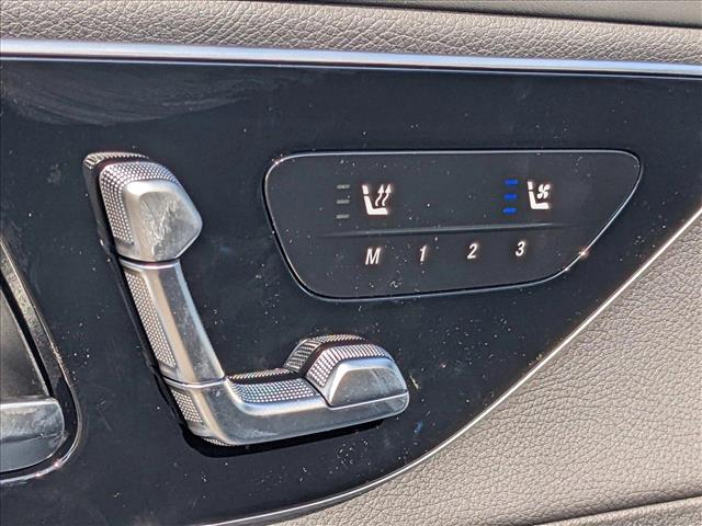 2025 Mercedes Benz GLC 300 photo 3