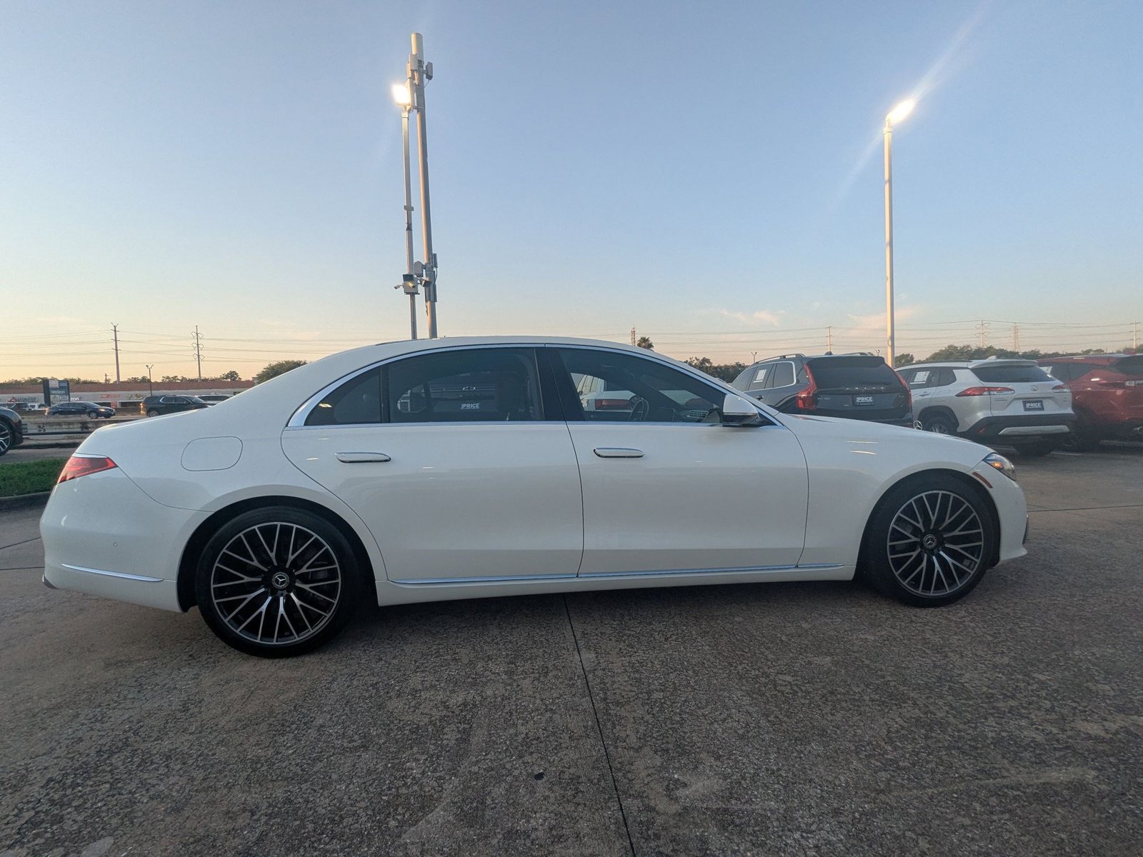 2022 Mercedes Benz S 580 4MATIC photo 4