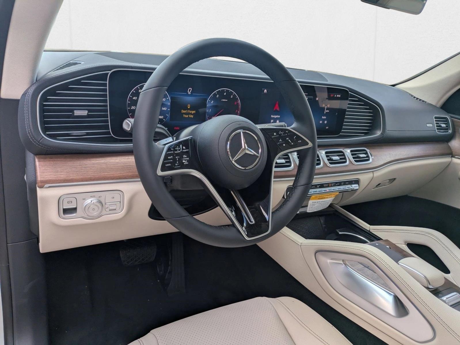2026 Mercedes Benz GLS 450 4MATIC photo 3