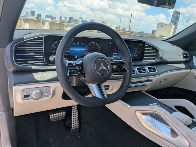 2025 Mercedes Benz GLS 450 4MATIC photo 3
