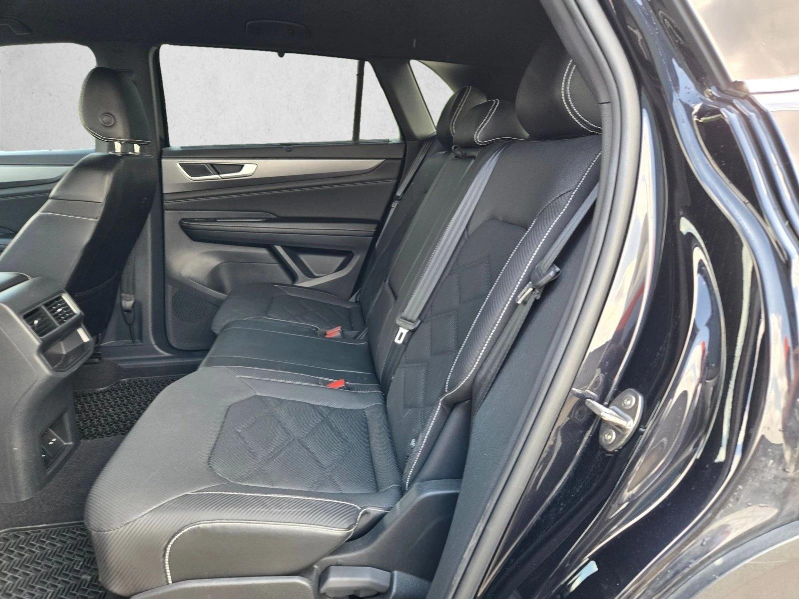 2024 Volkswagen Atlas Cross Sport 15