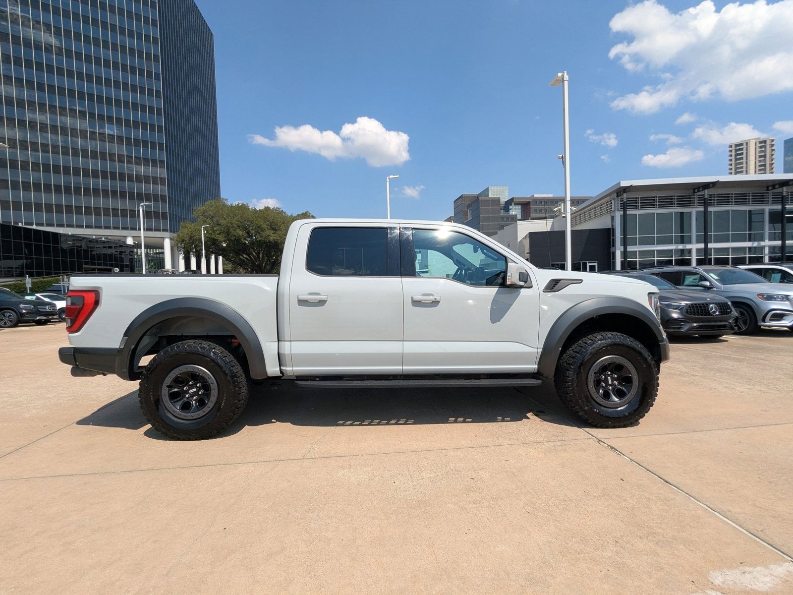 2023 Ford F-150 Raptor photo 4