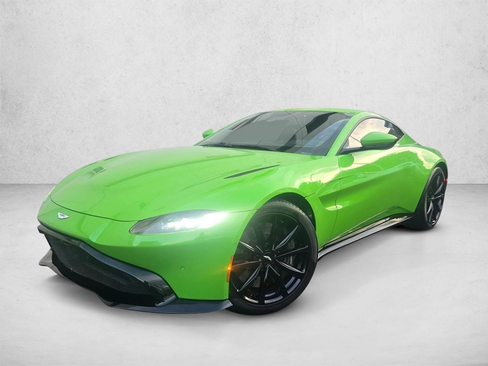2020 Aston Martin Vantage Base