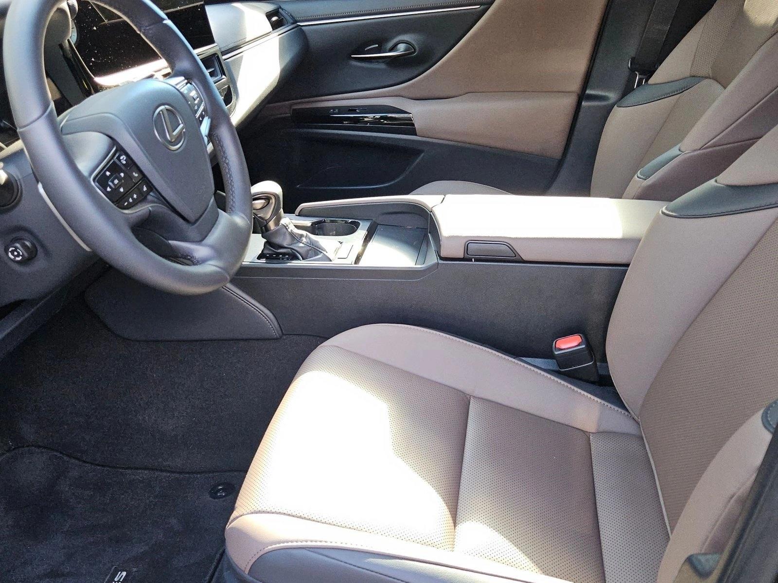 2024 Lexus ES 15