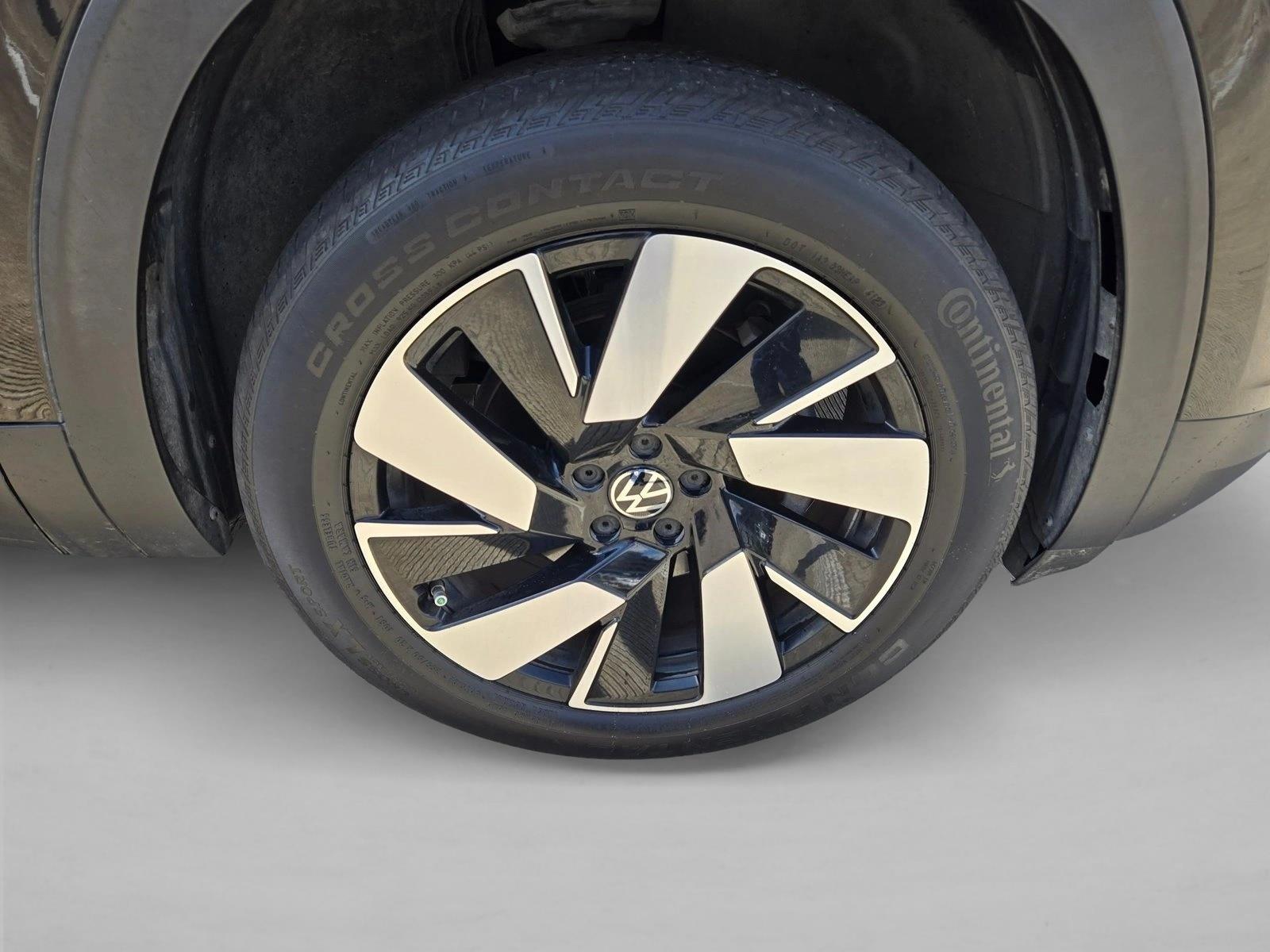 2024 Volkswagen Atlas Cross Sport 19