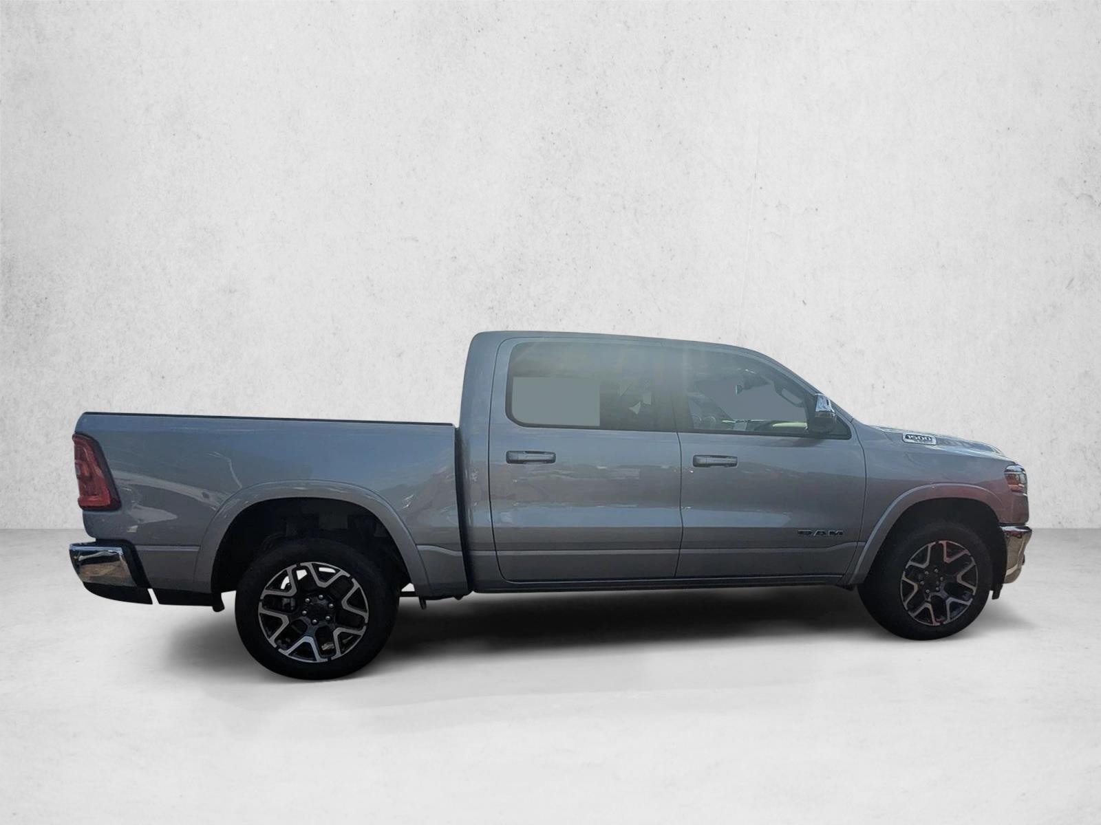 2025 Ram 1500 Laramie photo 3
