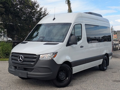 2025 Mercedes-Benz Sprinter Passenger Van Standard Roof 4-Cyl
