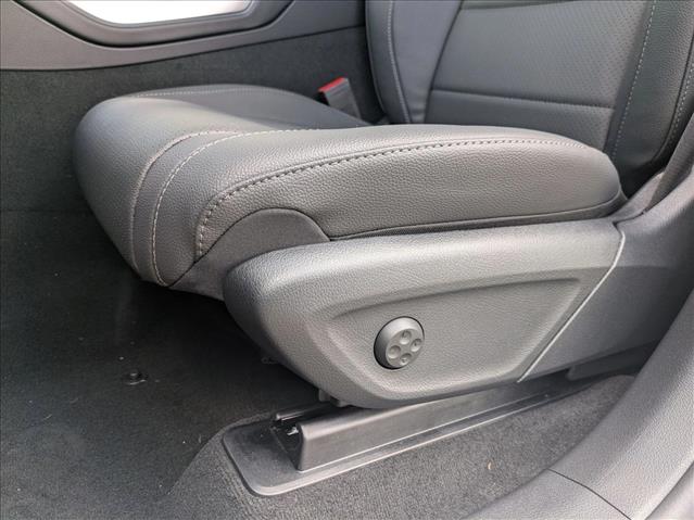 2025 Mercedes Benz GLS 450 4MATIC photo 3