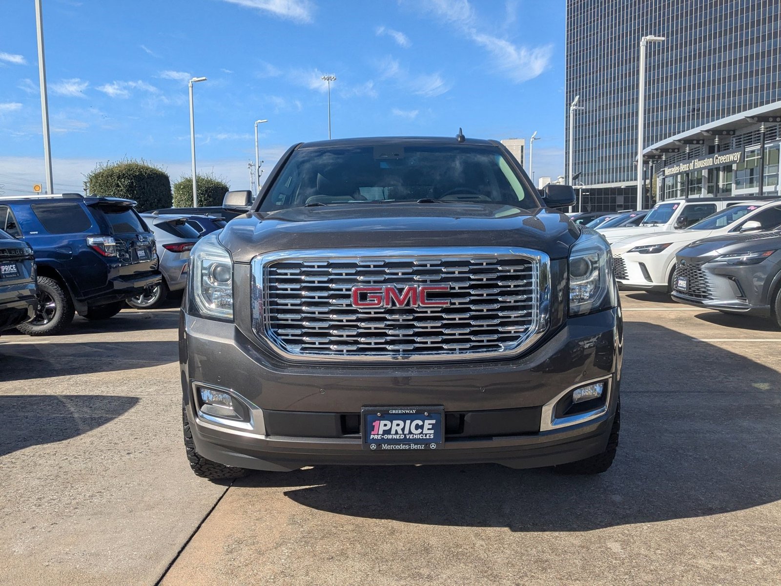 2019 Gmc Yukon XL Denali photo 2