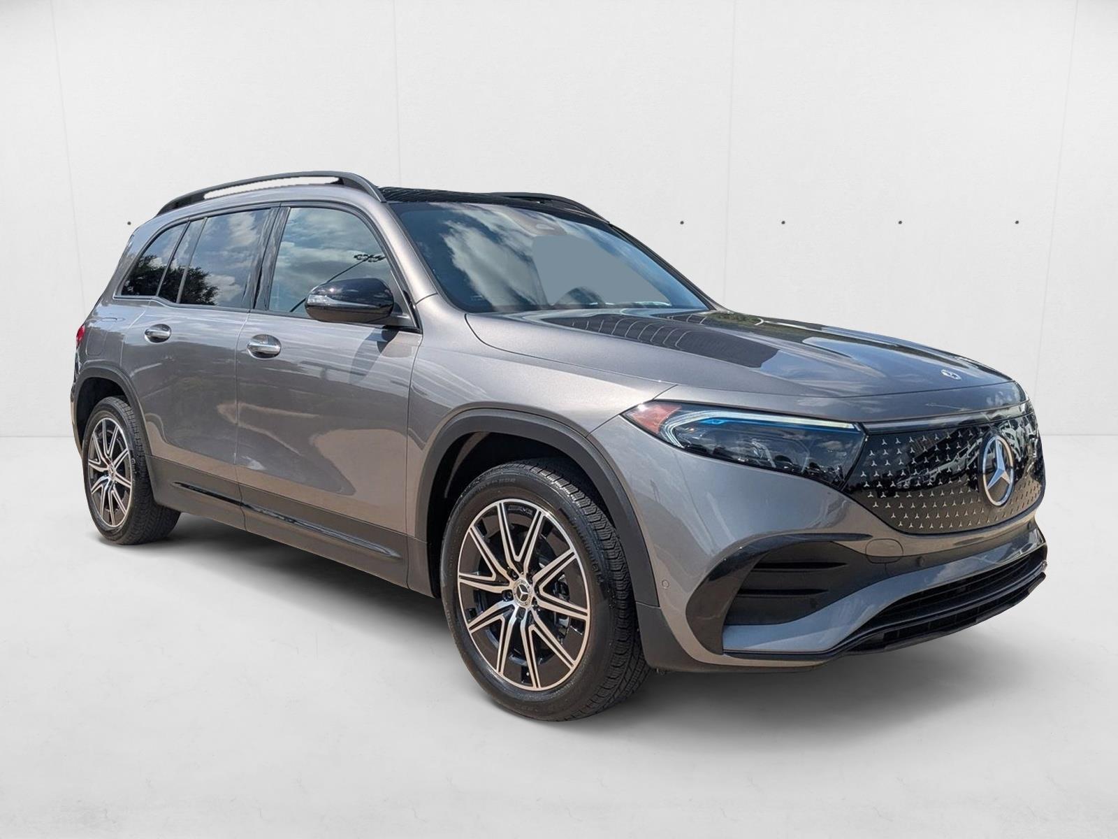 2024 Mercedes Benz EQB 250+ photo 3
