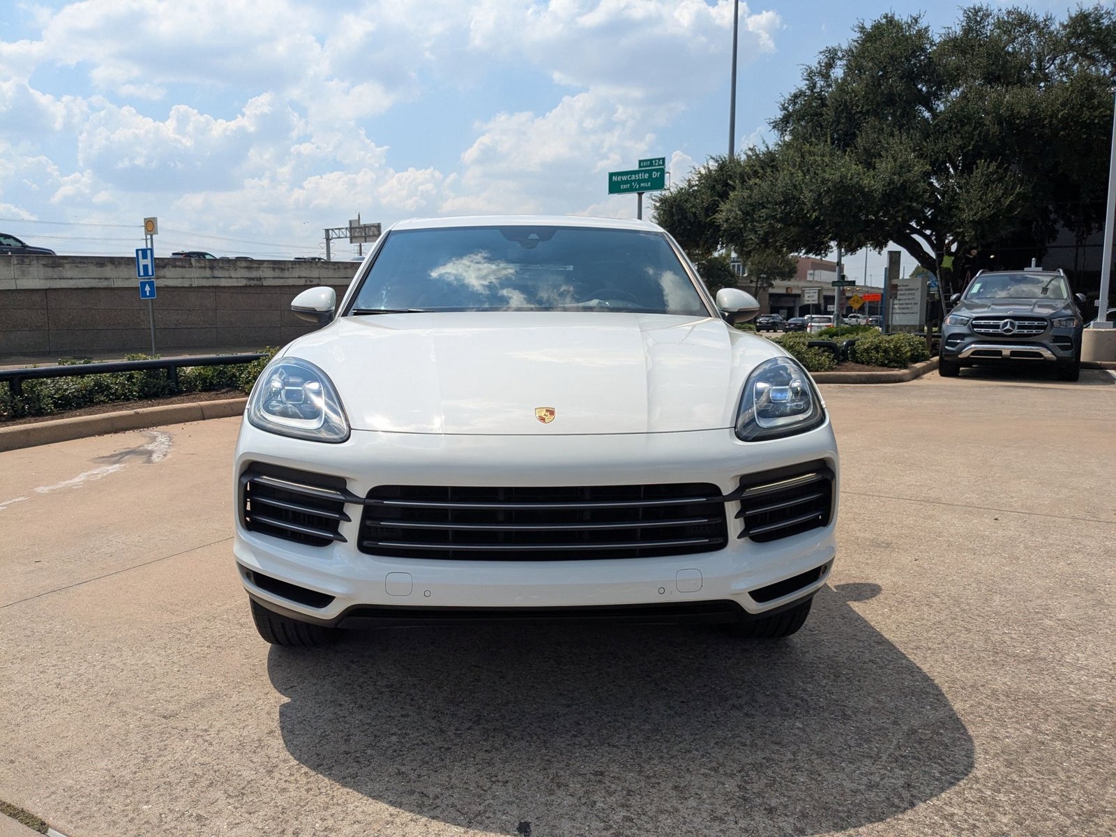 2019 Porsche Cayenne photo 2