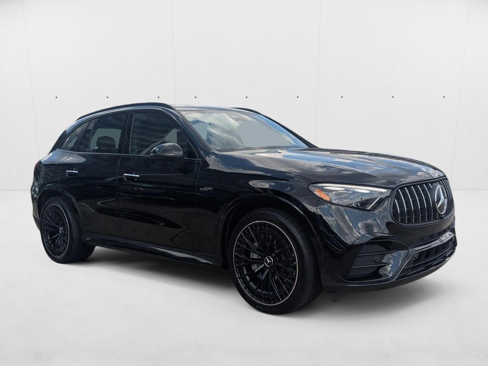 2025 Mercedes Benz GLC photo 2