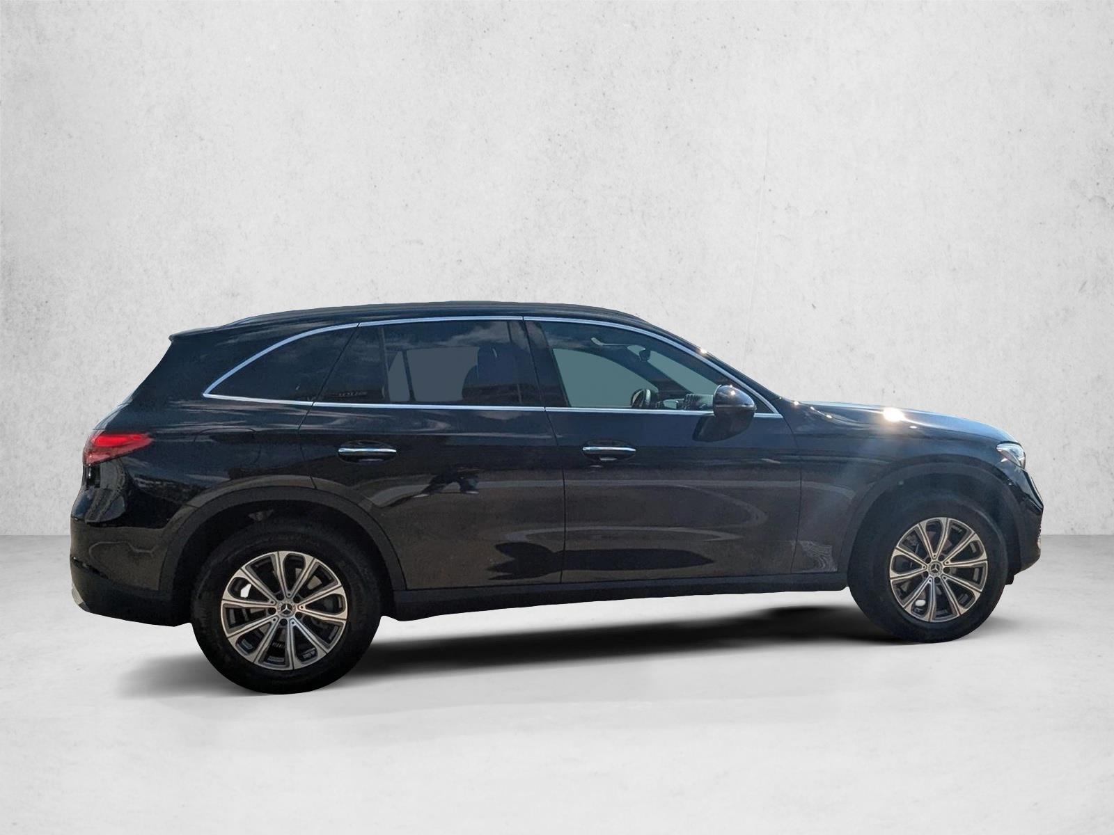 2024 Mercedes Benz GLC 300 4MATIC photo 4
