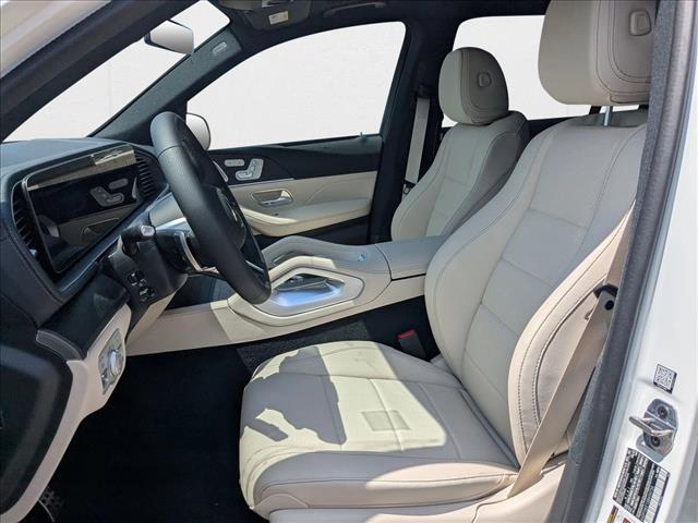 2025 Mercedes Benz GLS 450 4MATIC photo 4