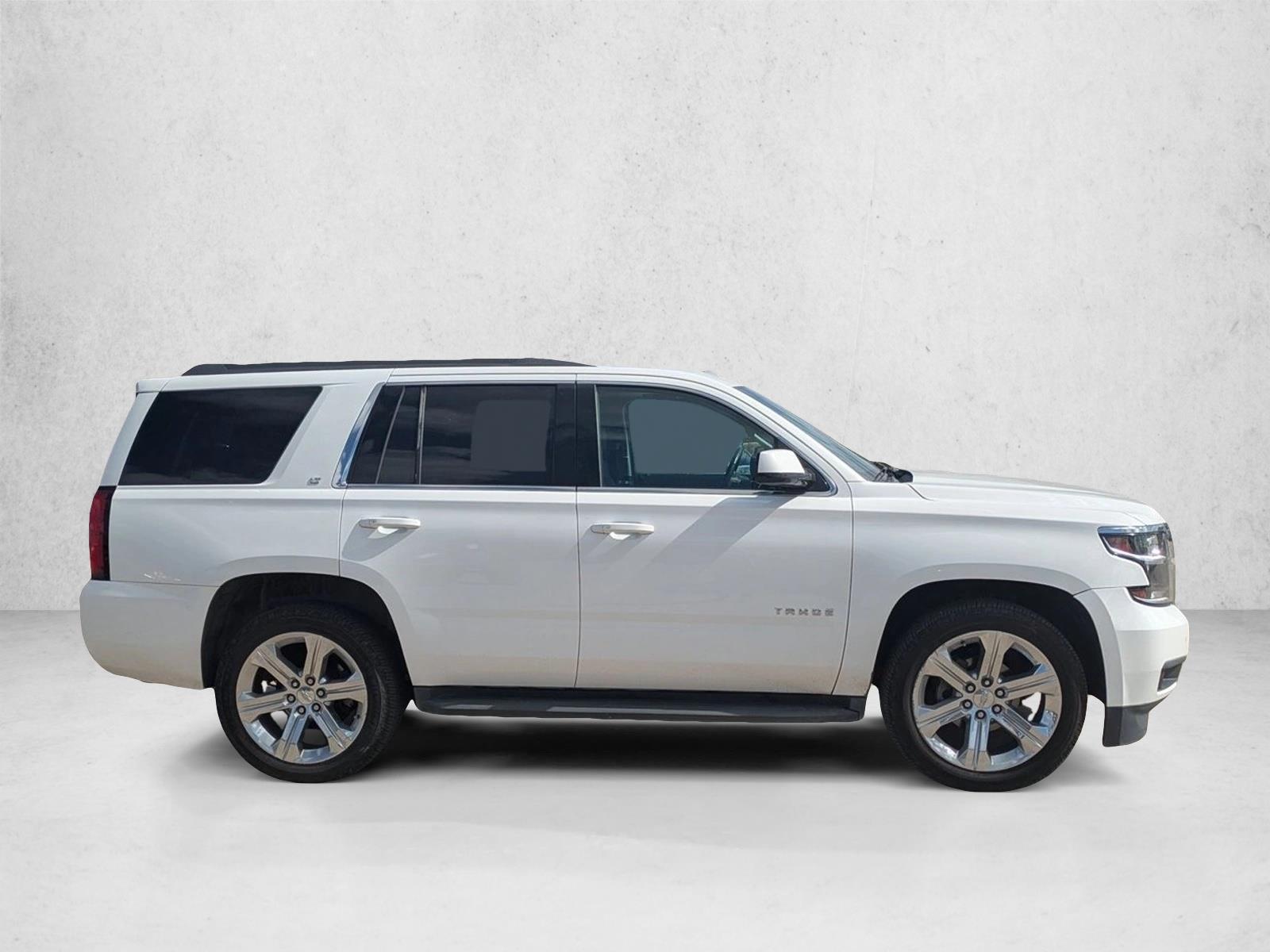 2017 Chevrolet Tahoe LT photo 2