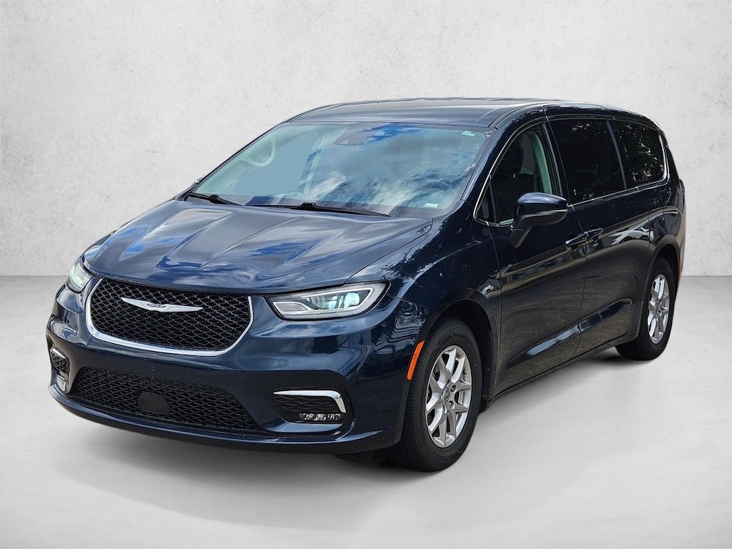 Used 2023 Chrysler Pacifica Touring L Van Passenger Van