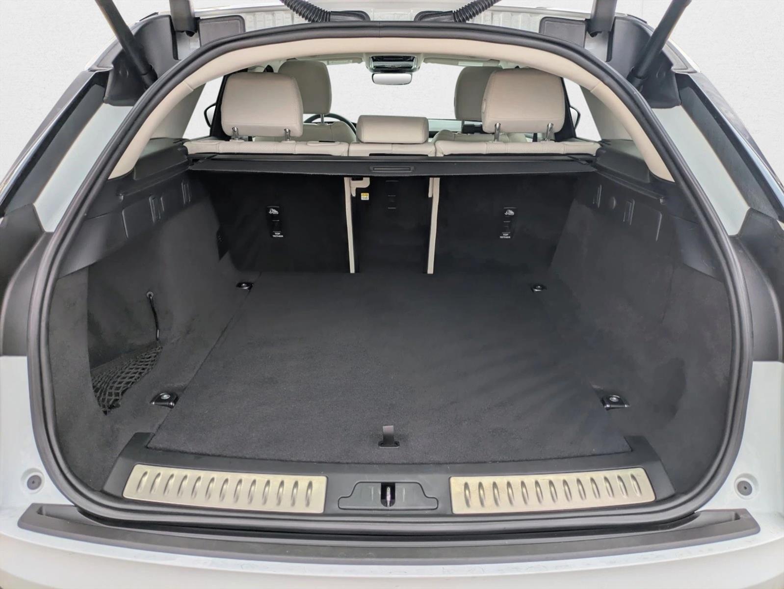 2023 Land Rover Range Rover Velar S photo 4
