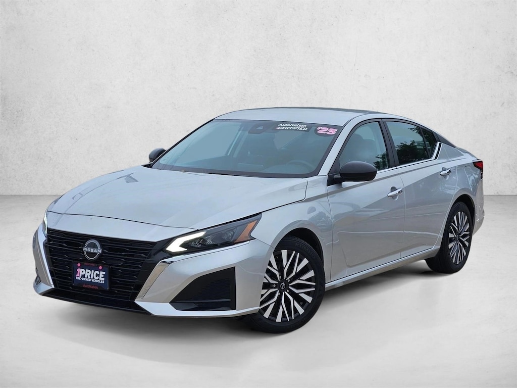 Used 2025 Nissan Altima SV Sedan