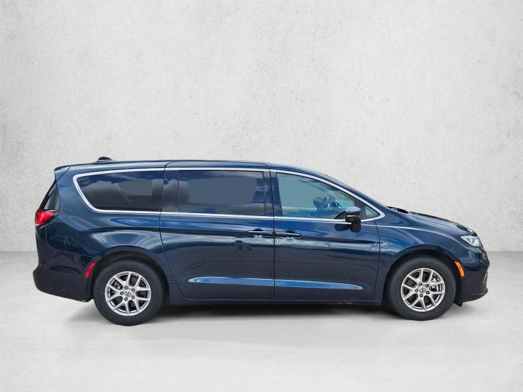 Used 2023 Chrysler Pacifica Touring L Van Passenger Van