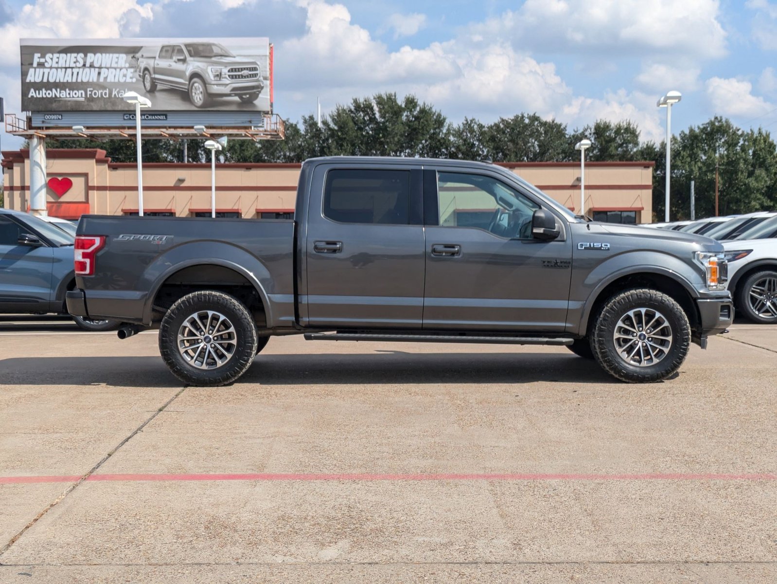 2020 Ford F-150 XLT photo 4