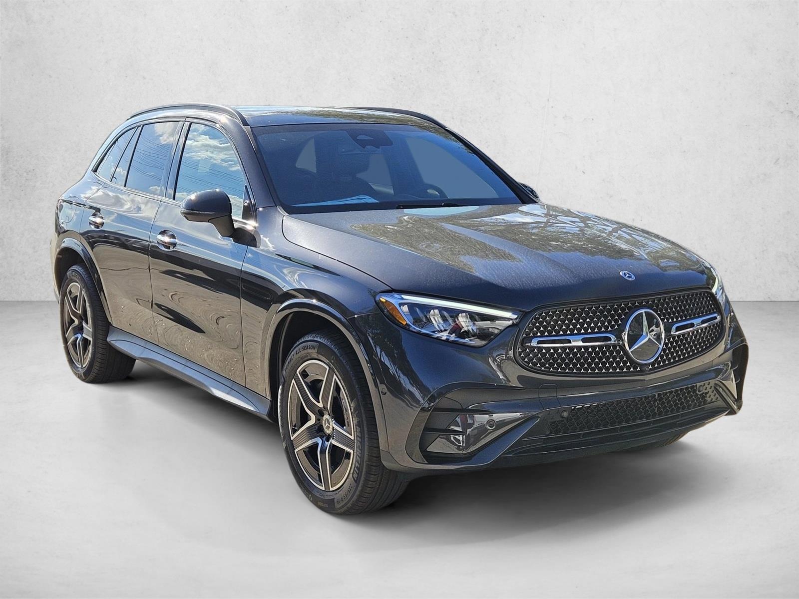 2025 Mercedes Benz GLC 300 AMG photo 3