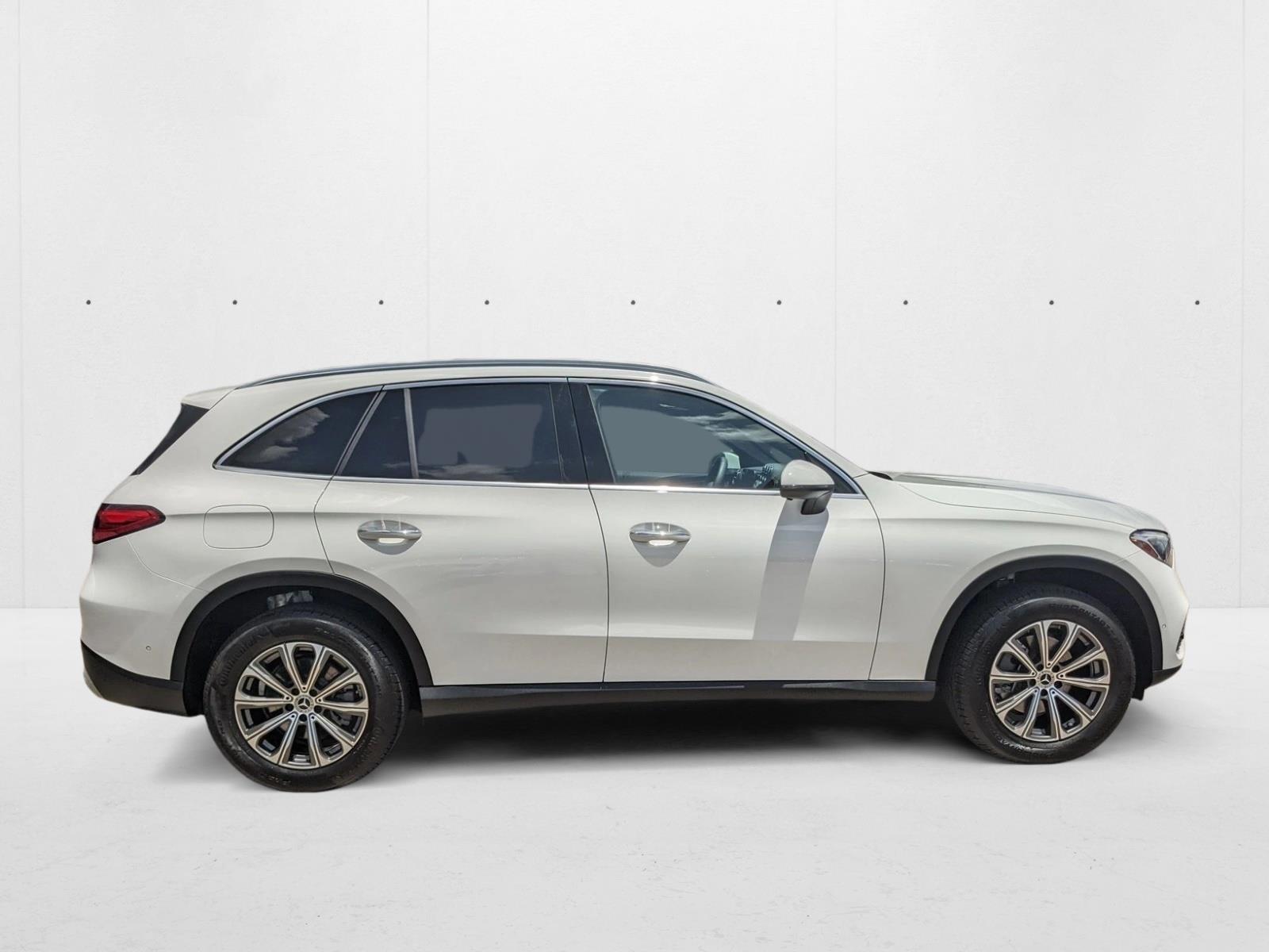 2024 Mercedes Benz GLC 300 photo 4