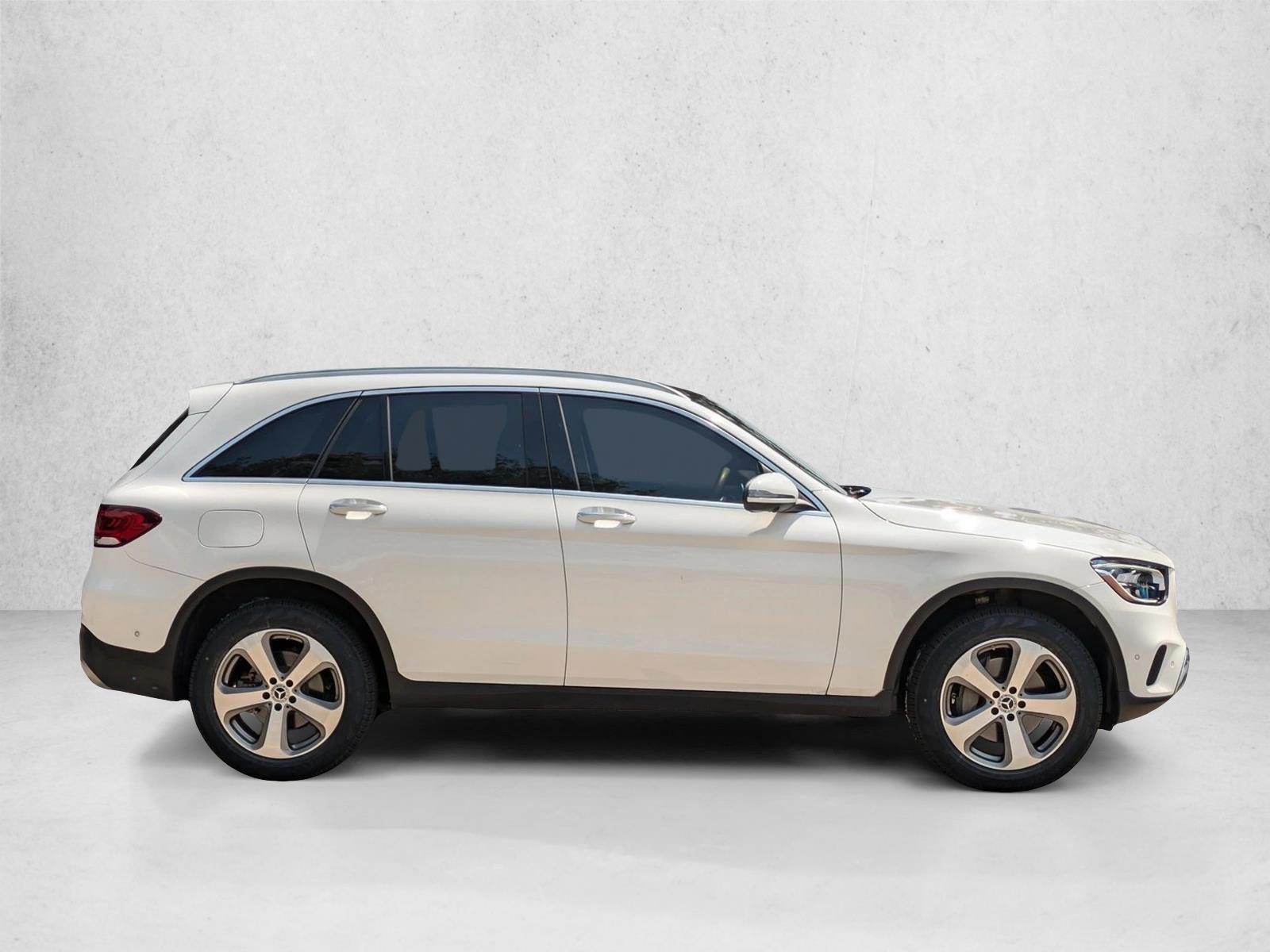 2022 Mercedes Benz GLC 300 photo 4