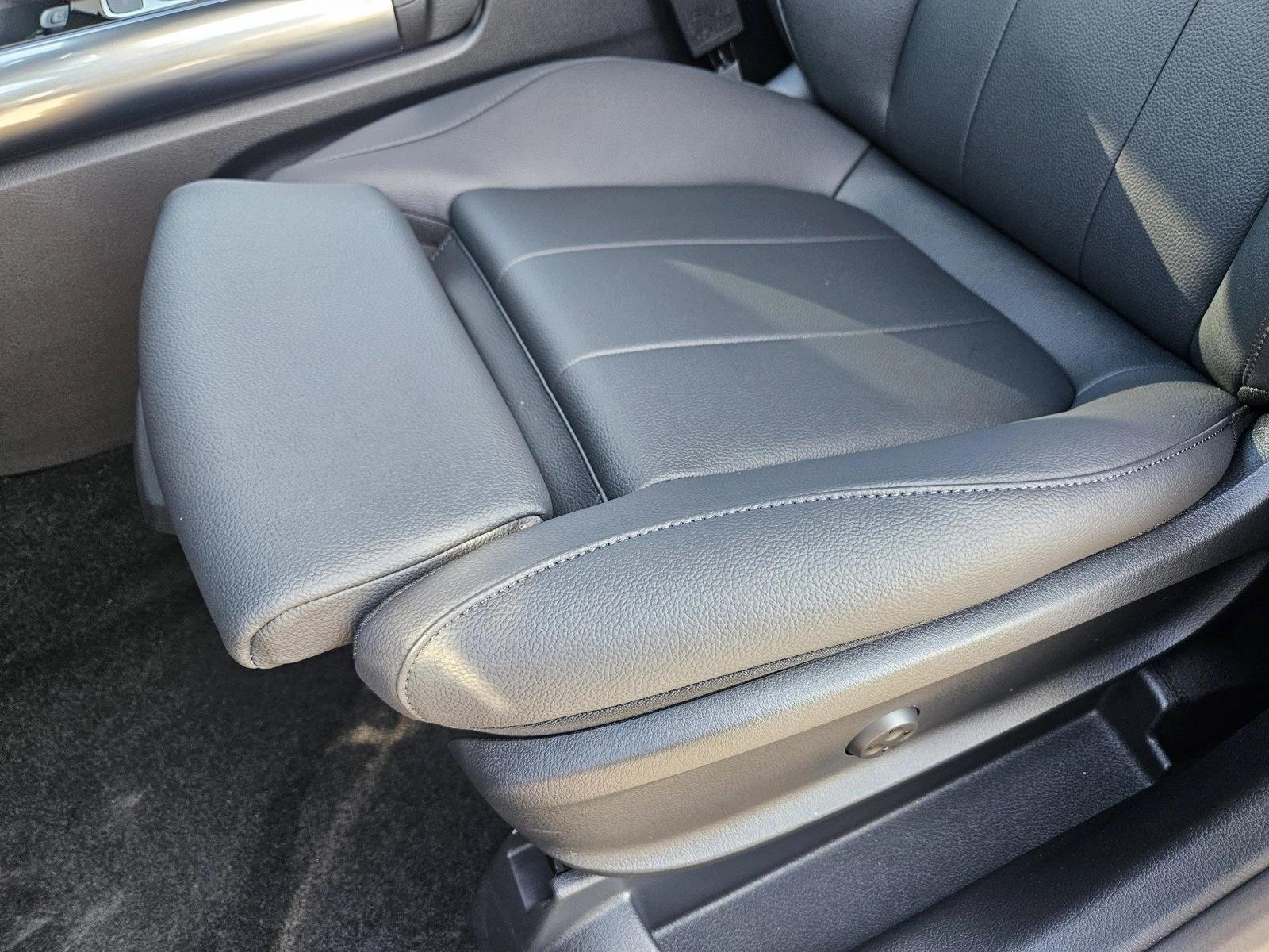 2025 Mercedes Benz GLA 250 photo 2